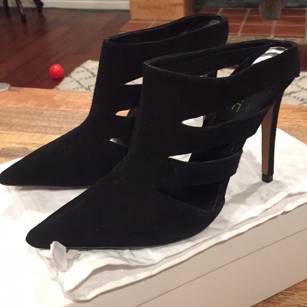 Raye mules